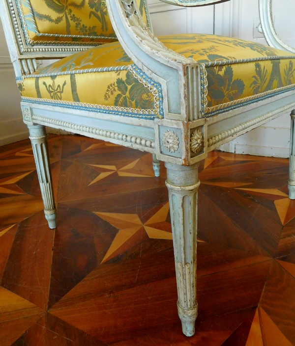 Pluvinet : mobilier de salon 4 pièces d'époque Louis XVI, damas de soie jaune - estampillé